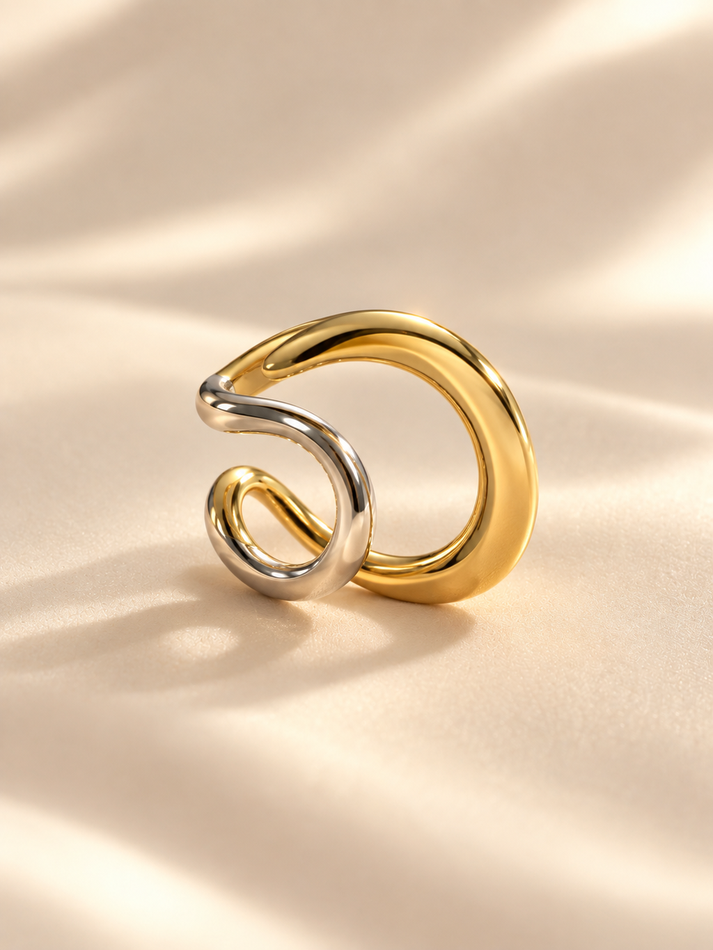 Veya Ear Cuff Anti-Tarnish
