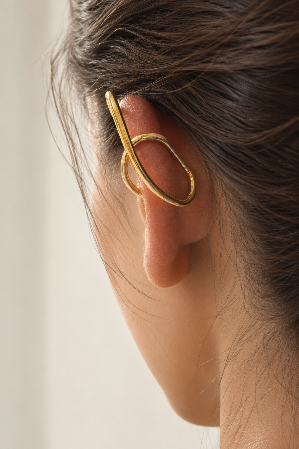Arrow Twist Ear Cuff – Anti-Tarnish