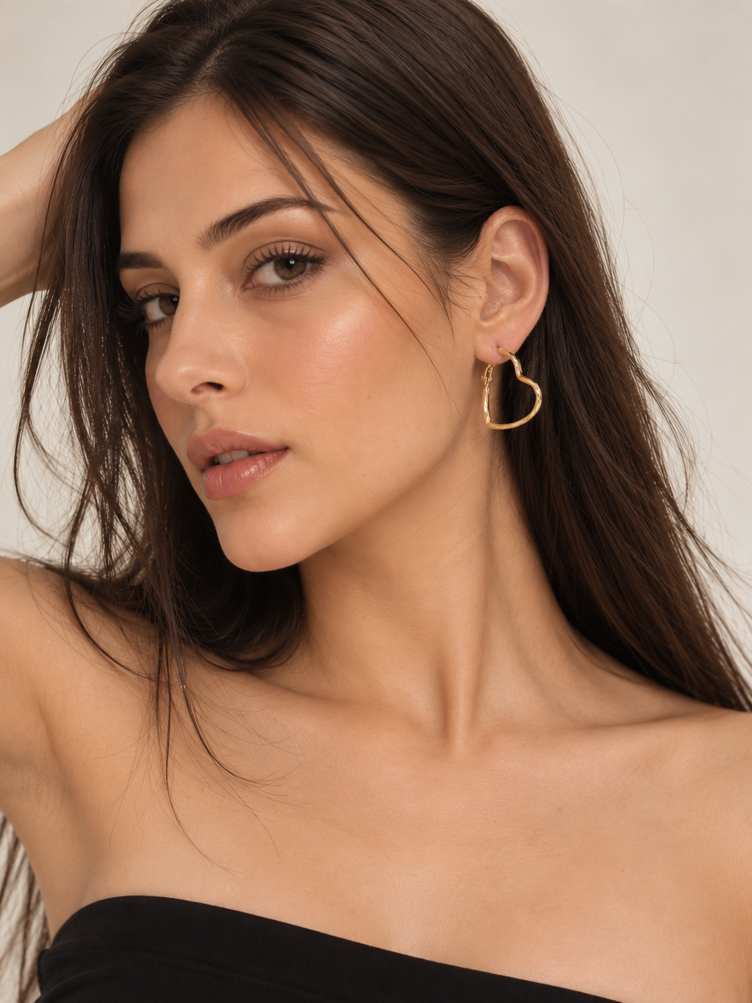 Amoura Heart Hoop Earrings – Anti-Tarnish