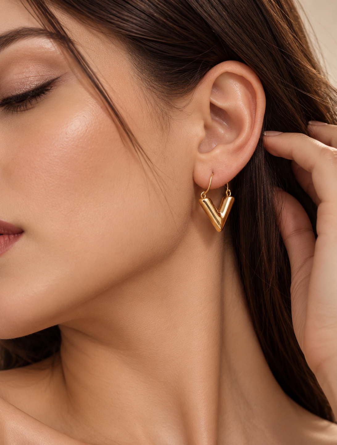 Vera V-Shaped Drop Earrings – Anti-Tarnish