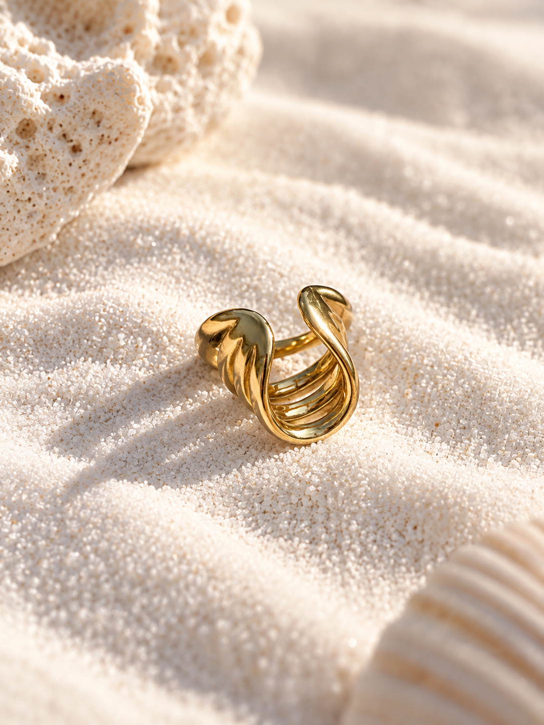 Twist Ear Cuff – Anti-Tarnish