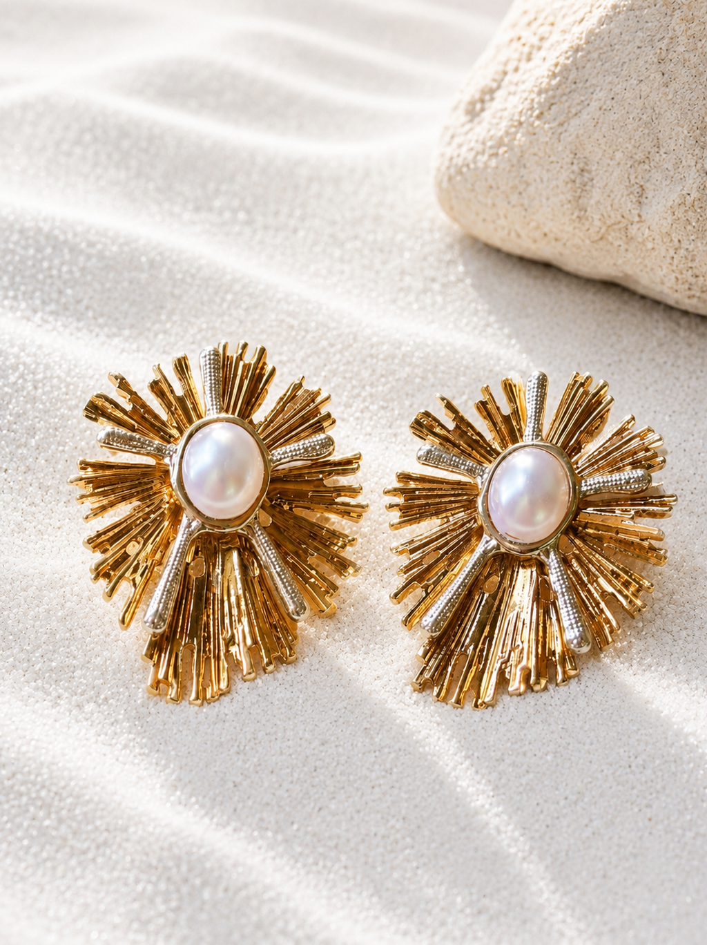 Luna Pearl Earrings